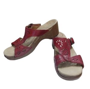 Dansko Sapphire Women's Red Cutout Leather Sandals Size 8